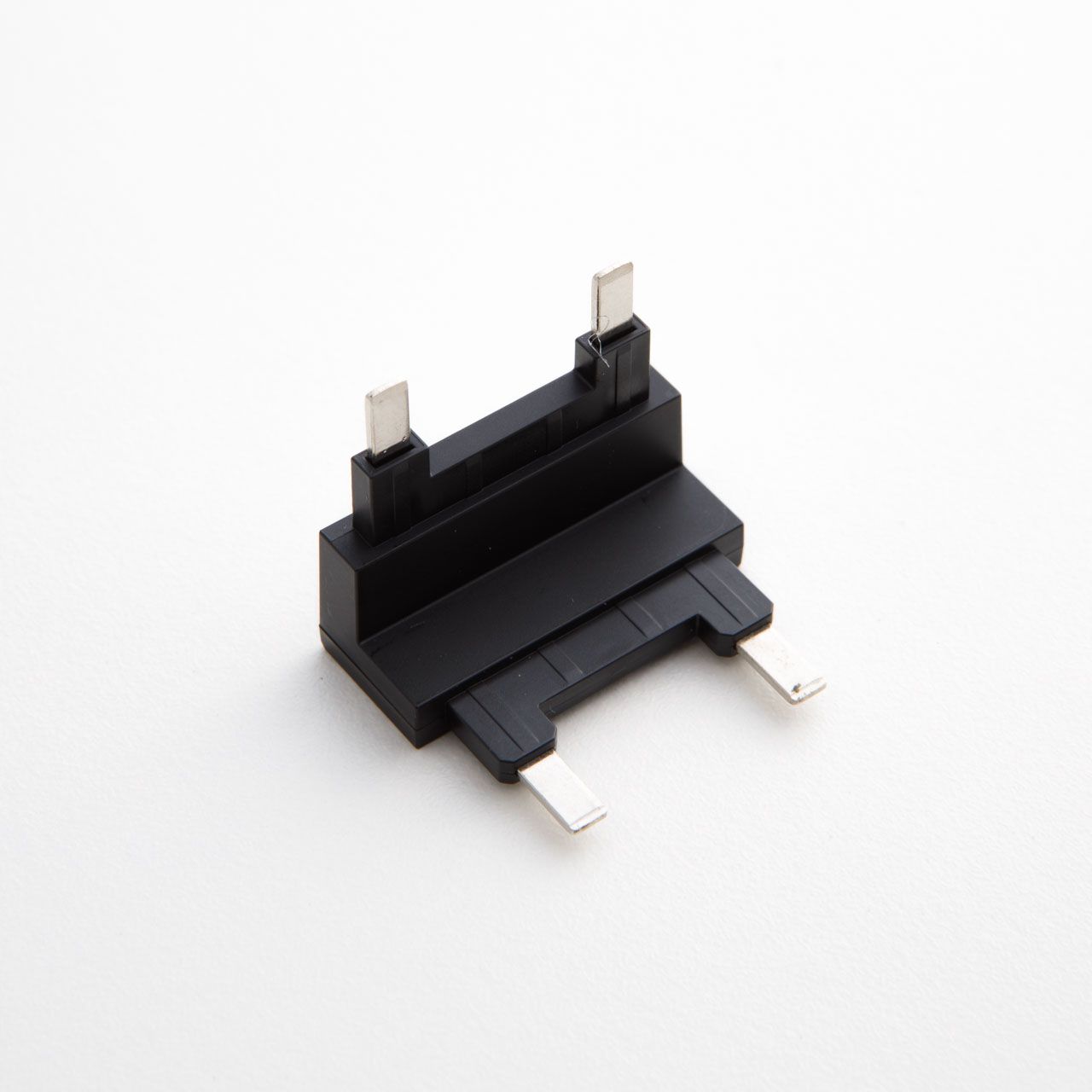 Коннектор Yeelight Pro P20 (для магнитного трека, вертикальный, черный)