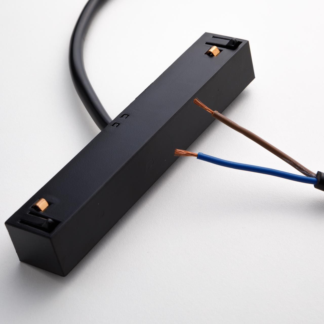 Коннектор Yeelight Pro S21 (для магнитного трека, ввод питания, черный)