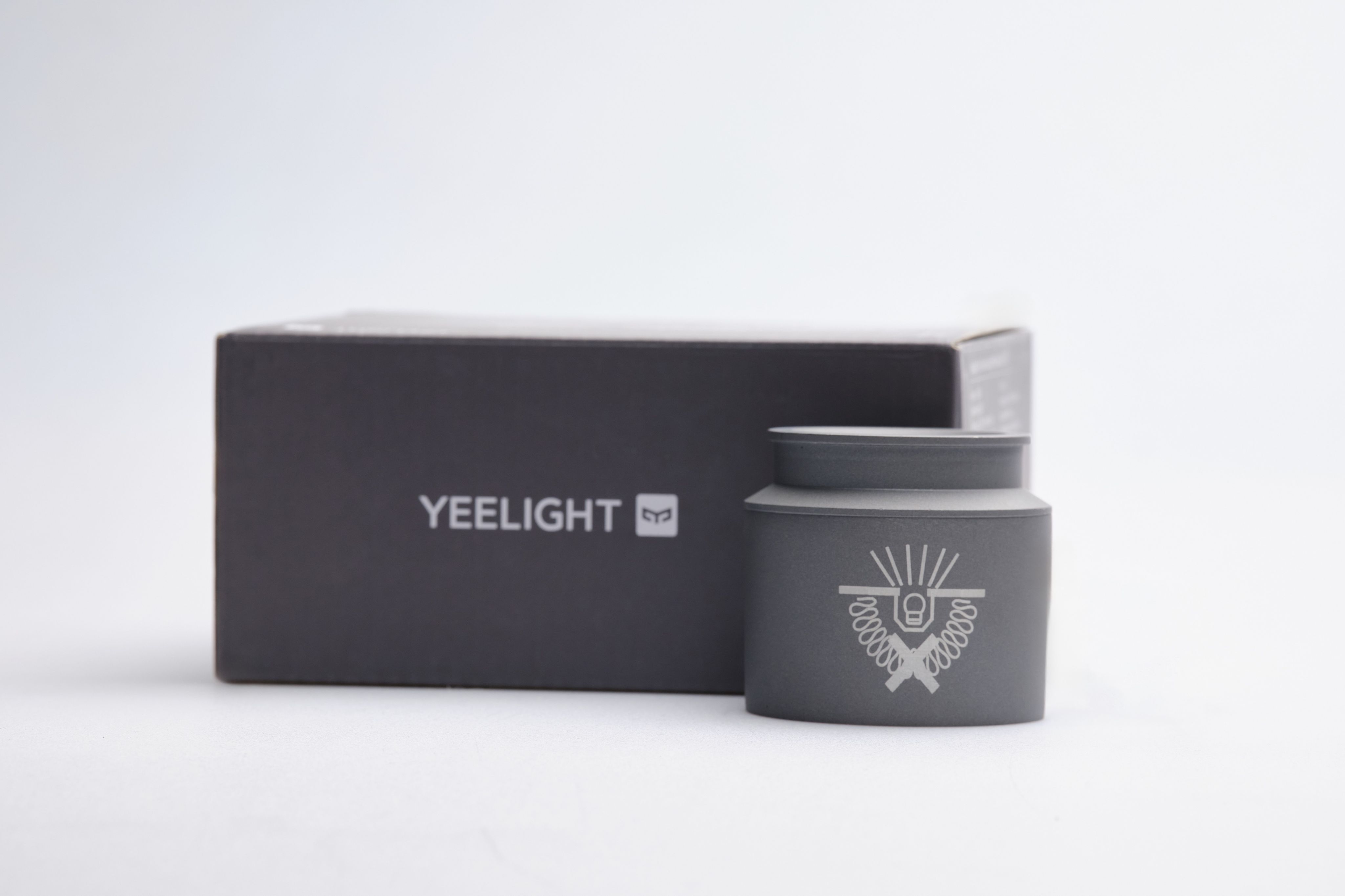 Встраиваемый светильник Yeelight Pro U (spotlight, мощность 12 Вт, угол рассеивания 58°)