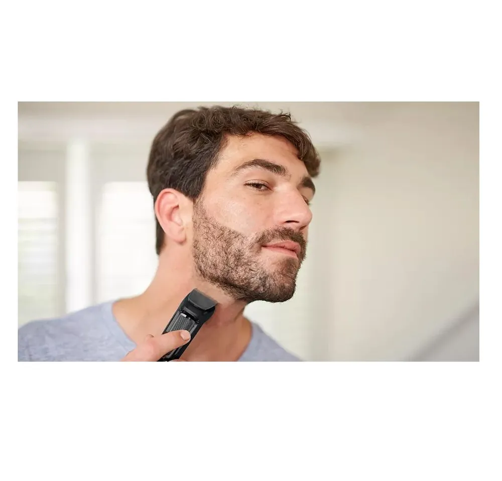 Универсальный триммер Philips Multigroom Series 3000 7-in-1 MG3720/33 (черный)