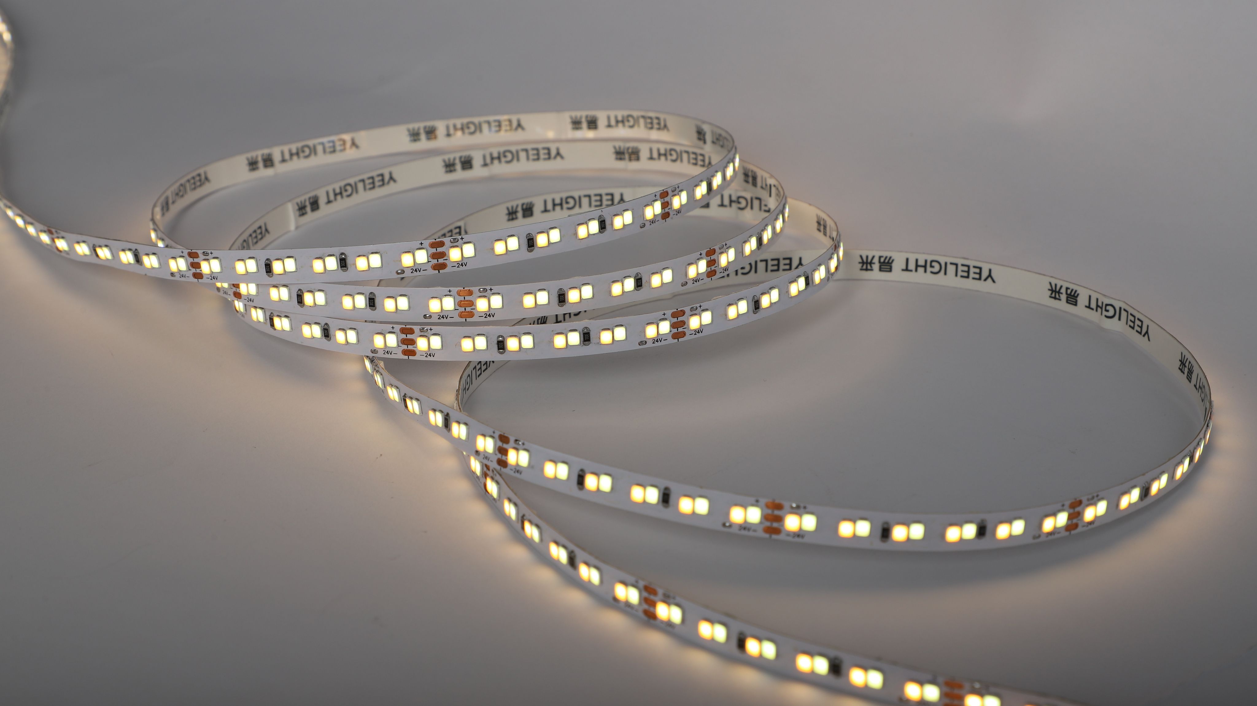 Светодиодная лента Yeelight Pro N1 (24В, 10Вт, 2700-6500К, 8мм, 10м)