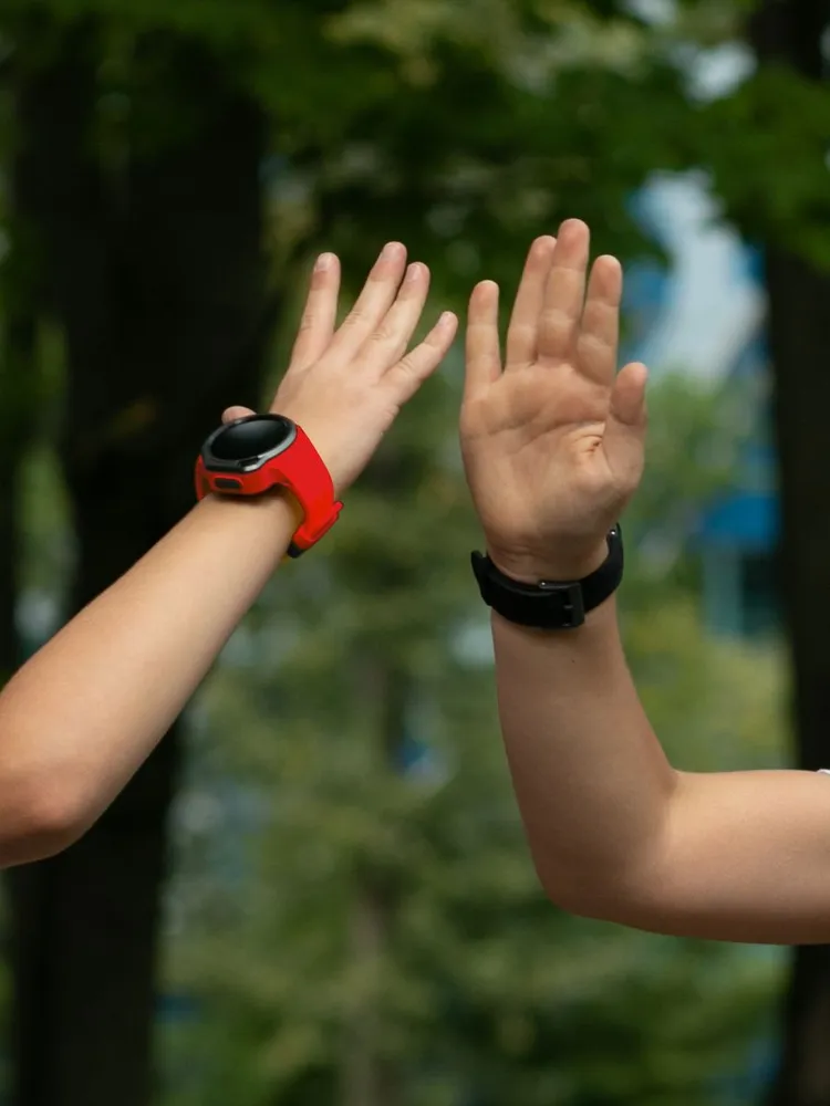 Детские умные часы Elari 4GR M (красный)